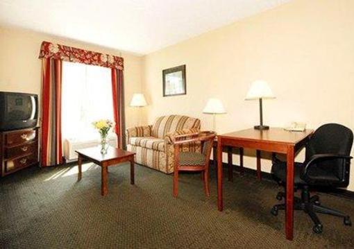 фото отеля Comfort Suites Airport Charlotte