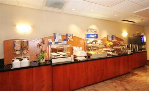 фото отеля Holiday Inn Express Walterboro