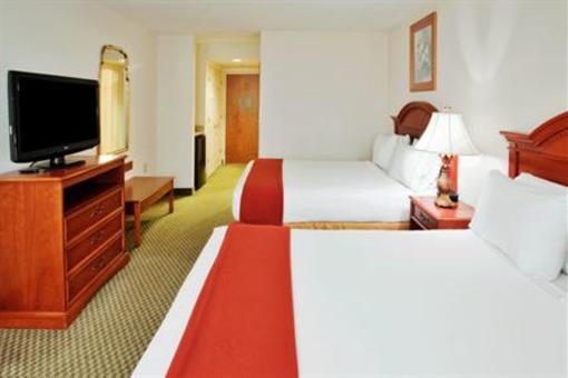 фото отеля Holiday Inn Express Walterboro