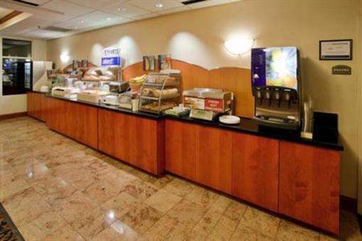 фото отеля Holiday Inn Express Walterboro