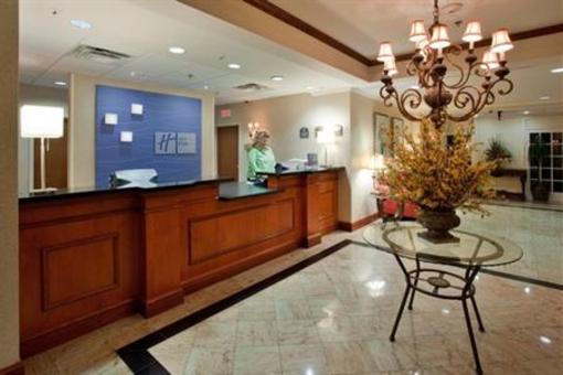 фото отеля Holiday Inn Express Walterboro