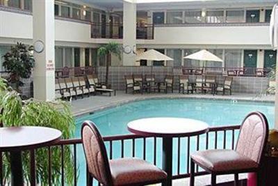 фото отеля Plaza Hotel and Suites Eau Claire