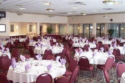 фото отеля Plaza Hotel and Suites Eau Claire