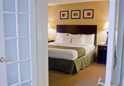 фото отеля Plaza Hotel and Suites Eau Claire