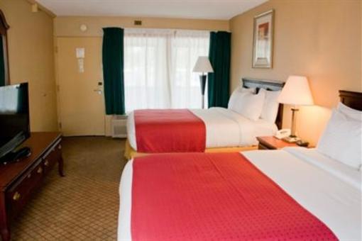 фото отеля Plaza Hotel and Suites Eau Claire