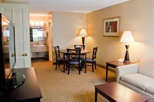 фото отеля Plaza Hotel and Suites Eau Claire
