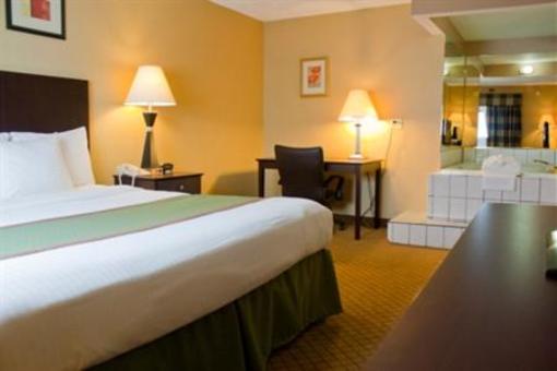 фото отеля Plaza Hotel and Suites Eau Claire