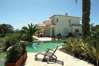 фото отеля Holiday Residences at Praia d’el Rey Resort