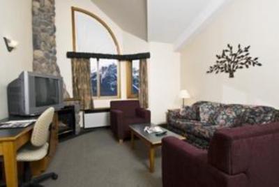 фото отеля Quality Resort Chateau Canmore