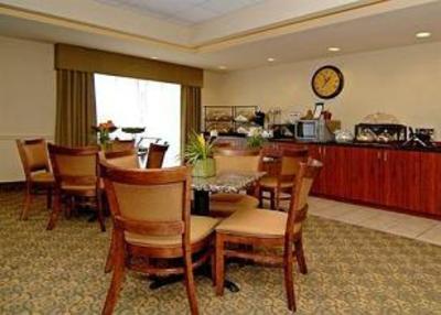 фото отеля Comfort Inn & Suites Fort Myers