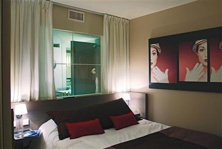 фото отеля OnlySuites Paris CDG