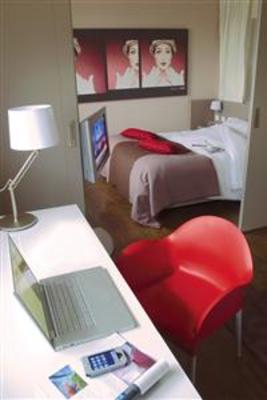 фото отеля OnlySuites Paris CDG