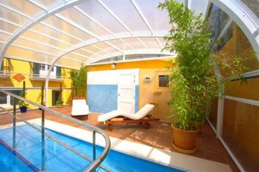 фото отеля Hostal Jeni Menorca