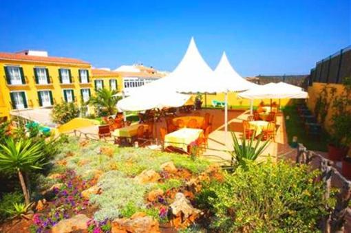 фото отеля Hostal Jeni Menorca