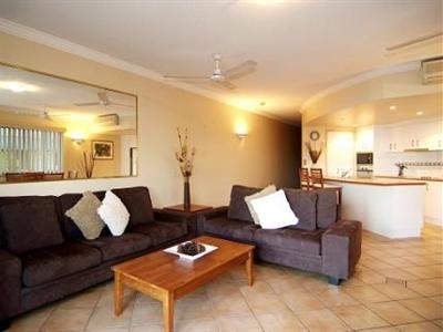 фото отеля Mediterranean Beachfront Apartments Cairns