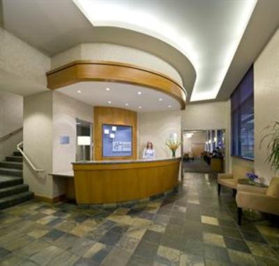 фото отеля Holiday Inn Express Vancouver Airport