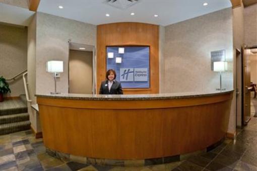 фото отеля Holiday Inn Express Vancouver Airport