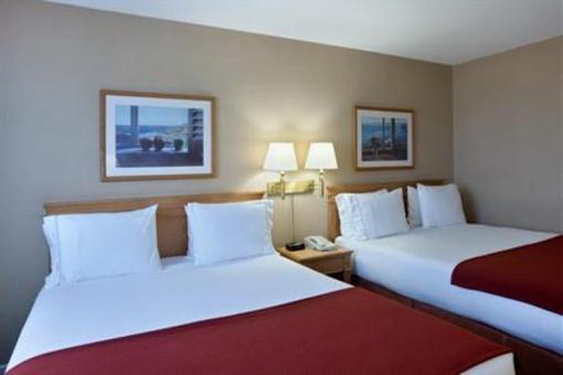 фото отеля Holiday Inn Express Vancouver Airport