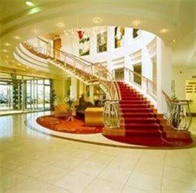 фото отеля Red Cow Moran's Hotel