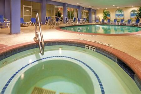 фото отеля Crowne Plaza Suites Arlington