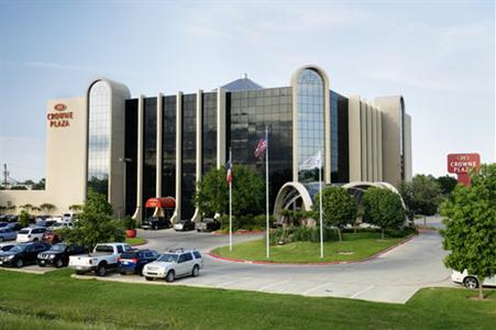 фото отеля Crowne Plaza Suites Arlington
