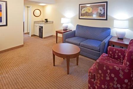 фото отеля Crowne Plaza Suites Arlington