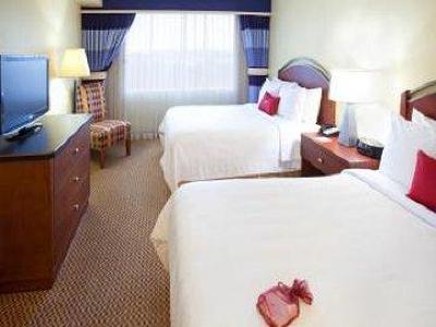 фото отеля Crowne Plaza Suites Arlington