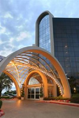 фото отеля Crowne Plaza Suites Arlington