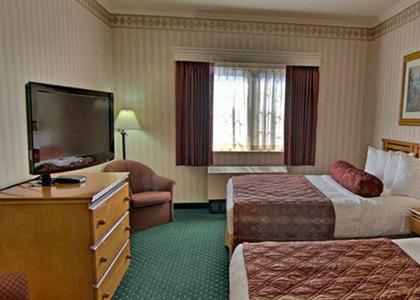 фото отеля Quality Suites Near Convention Center