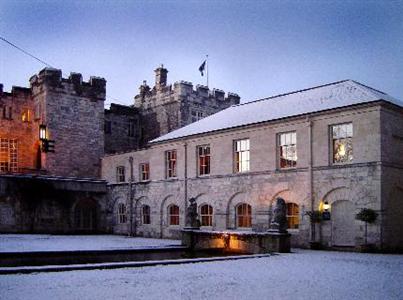 фото отеля Hazlewood Castle Hotel Tadcaster