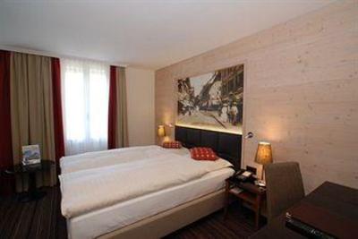 фото отеля Hotel Interlaken