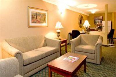 фото отеля Coast Edmonton East Hotel