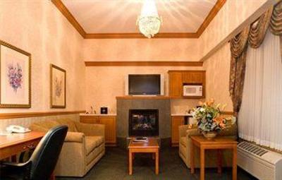 фото отеля Coast Edmonton East Hotel