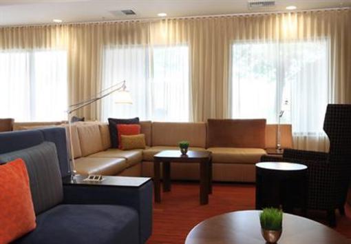 фото отеля Courtyard by Marriott Salinas Monterey