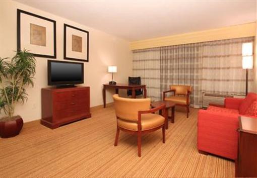 фото отеля Courtyard by Marriott Salinas Monterey