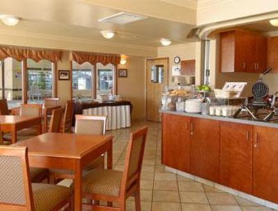 фото отеля Super 8 Fort St. John