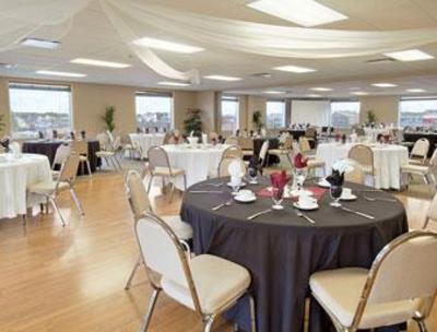 фото отеля Super 8 Fort St. John