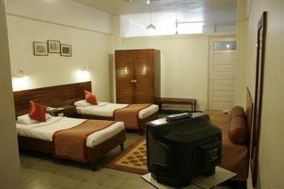 фото отеля West End Hotel Mumbai