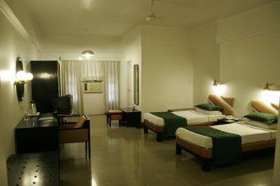 фото отеля West End Hotel Mumbai