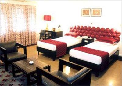 фото отеля West End Hotel Mumbai