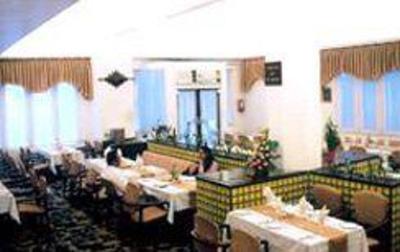 фото отеля West End Hotel Mumbai