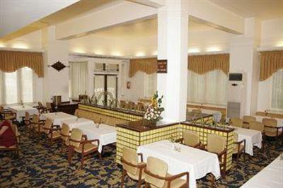 фото отеля West End Hotel Mumbai