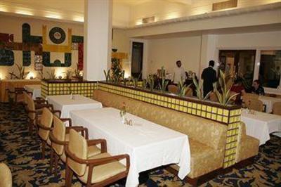 фото отеля West End Hotel Mumbai