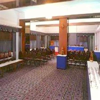 фото отеля West End Hotel Mumbai