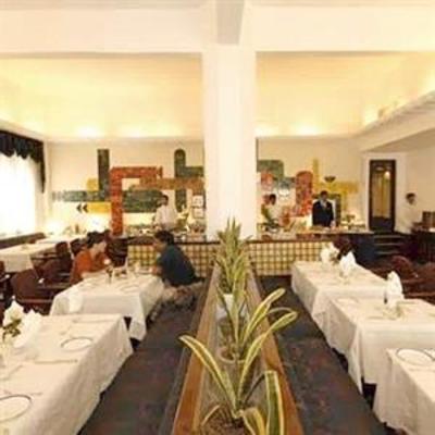 фото отеля West End Hotel Mumbai