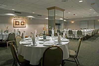 фото отеля DoubleTree Hotel Madison