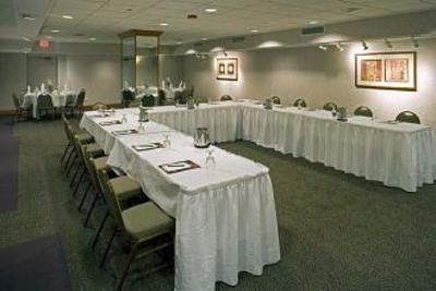 фото отеля DoubleTree Hotel Madison