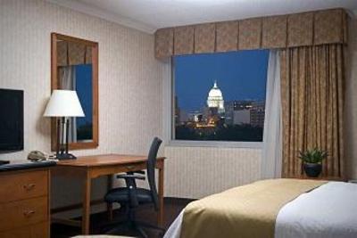 фото отеля DoubleTree Hotel Madison