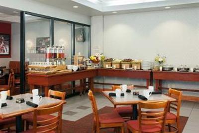 фото отеля DoubleTree Hotel Madison