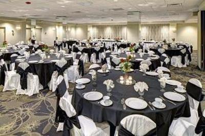 фото отеля DoubleTree Hotel Madison
